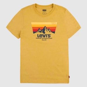 New! Boys Levi's Short Sleeve Graphic Tee
- Yellow